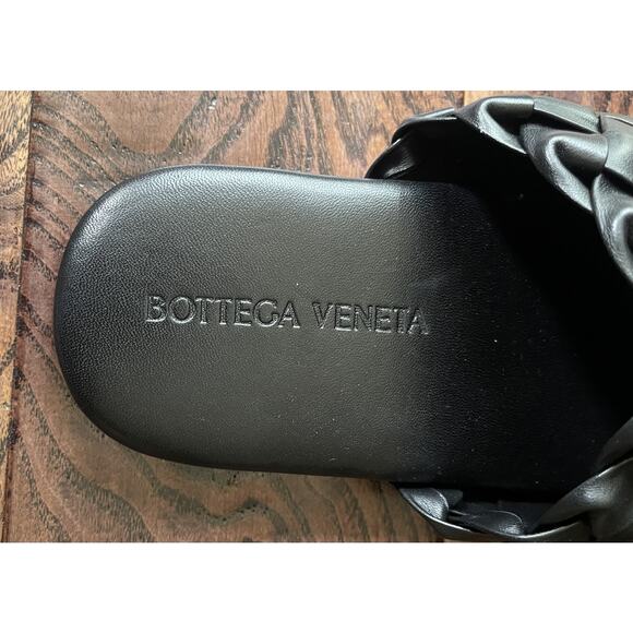 $1,195 NIB Bottega Black Veneta Weave Cassette Leather Sandals Size 40(7) main image 5